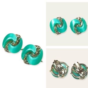 Vintage Mid Century Thermoset Gold Tone Clip Earrings